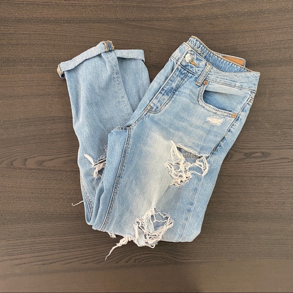American Eagle Outfitters Denim - American Eagle tomgirl distressed jean